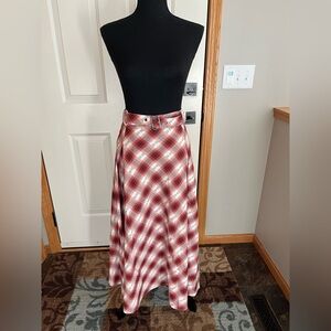 New dRA Los Angeles red ivory plaid belted maxi skirt. Size large.